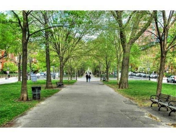 Foto del edificio - 62 Commonwealth Ave