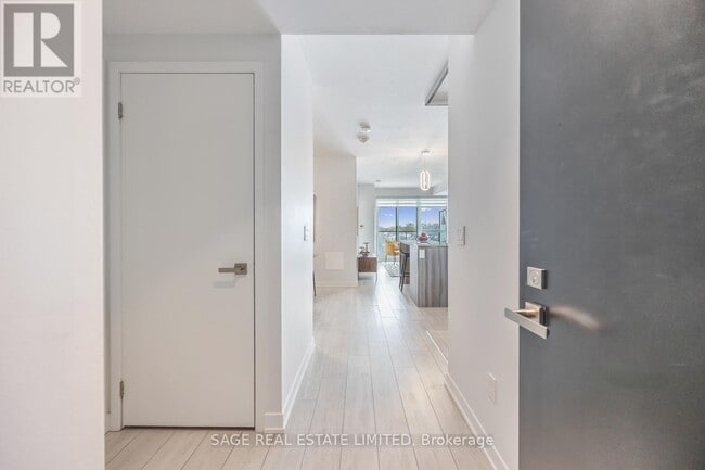 Building Photo - 31 Tippett Rd