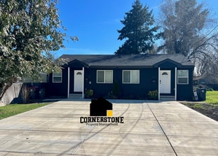 Building Photo - 1017 Plum St