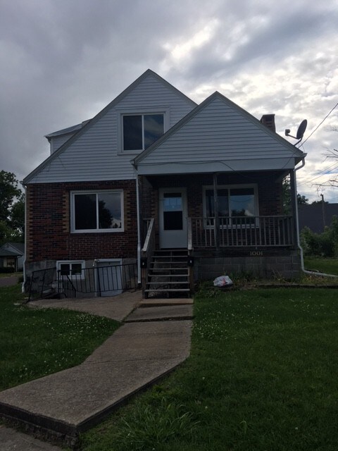 Primary Photo - 1001 Jewell Ave