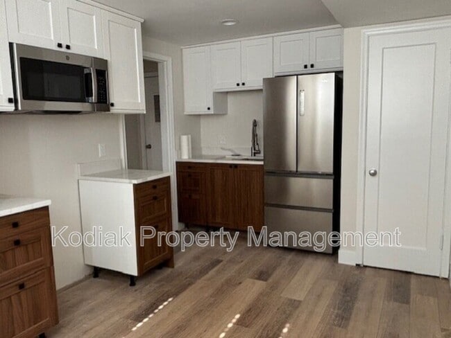 Building Photo - 1109 E 400 S