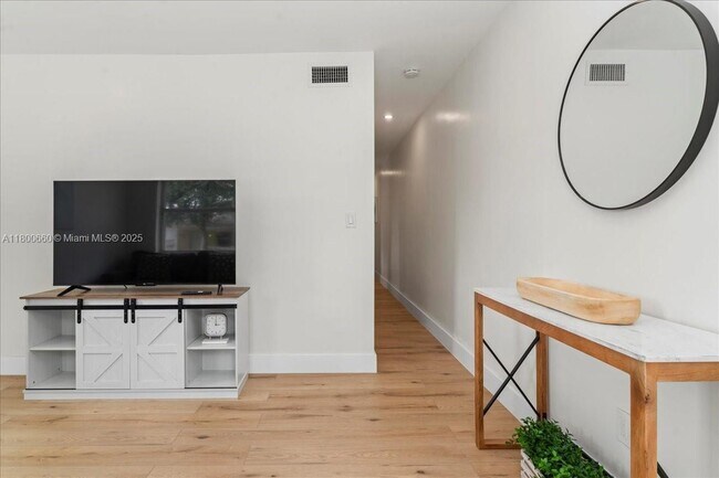 Foto del edificio - 6532 SW 59th Ct