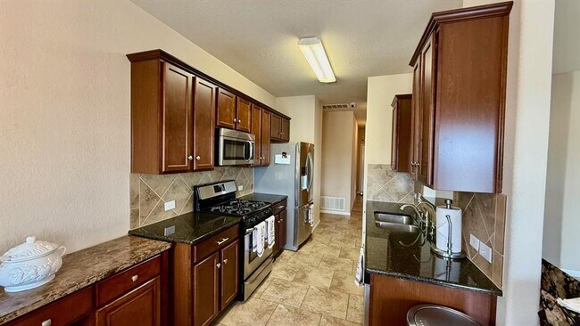 Building Photo - 412 Moulins Ln