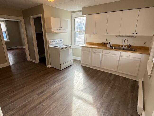 Building Photo - 2 Noble Ave