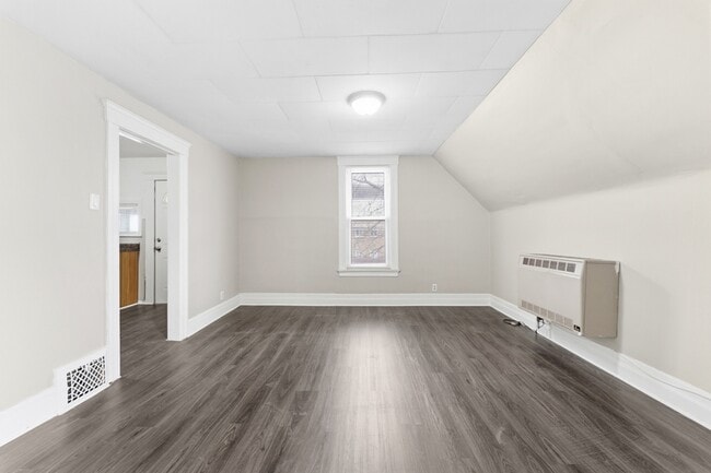 Foto del edificio - 332 Goddard Rd