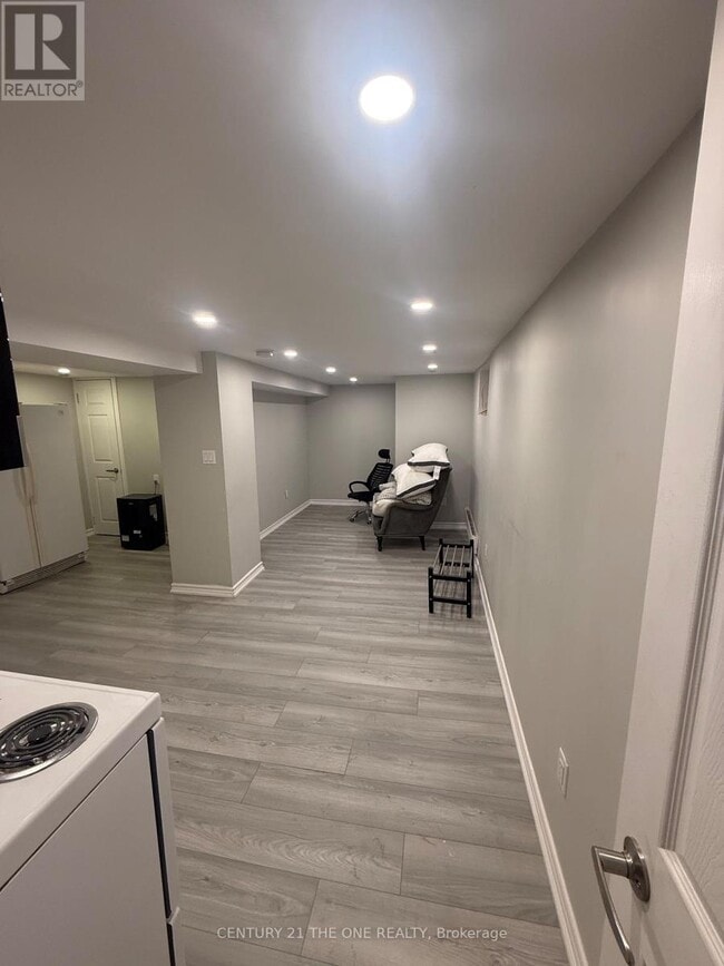 Building Photo - 850 Carlaw Ave