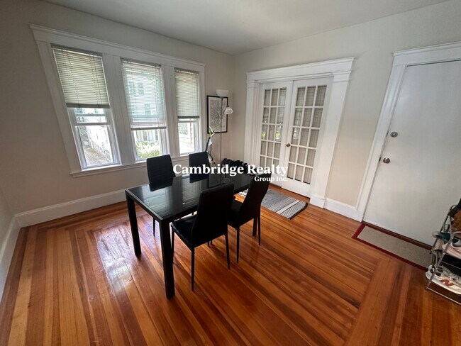 Building Photo - 24-26 Burnham St. Unit 2T