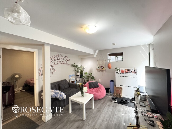 Building Photo - 1-Bedroom Basement Apartment in Mississauga | All Utilities Included