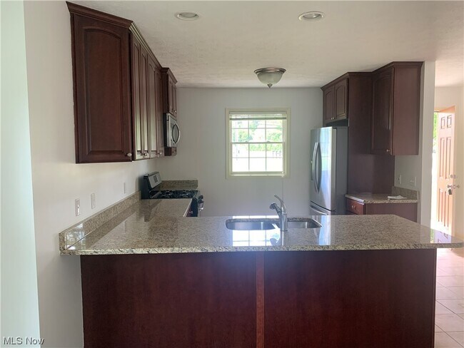 Foto del edificio - 12810 Albion Rd