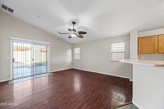 Foto del edificio - 10748 W Mountain View Dr