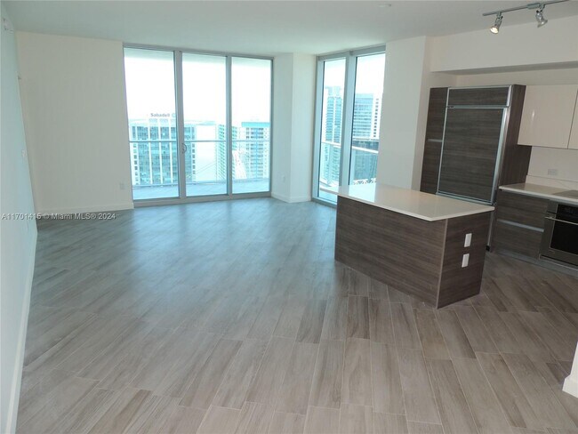 Building Photo - 1100S S Miami Ave