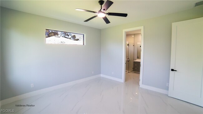 Foto del edificio - 2401-2403 Matena Ave S