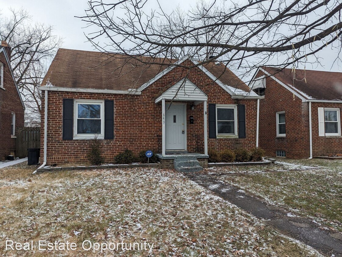 Primary Photo - 3 br, 1 bath House - 643 Butler Ave