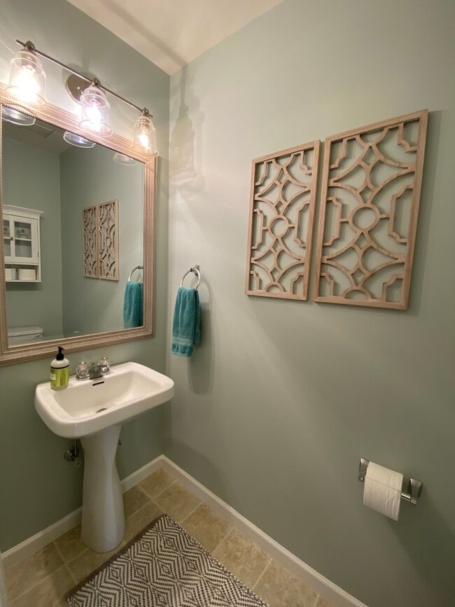 Building Photo - Picturesque Townhome in Ephrata