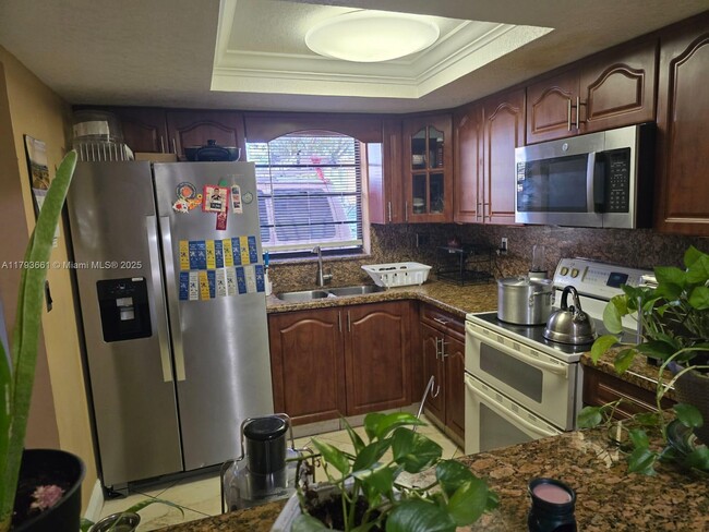 Foto del edificio - 10851 SW 6th St
