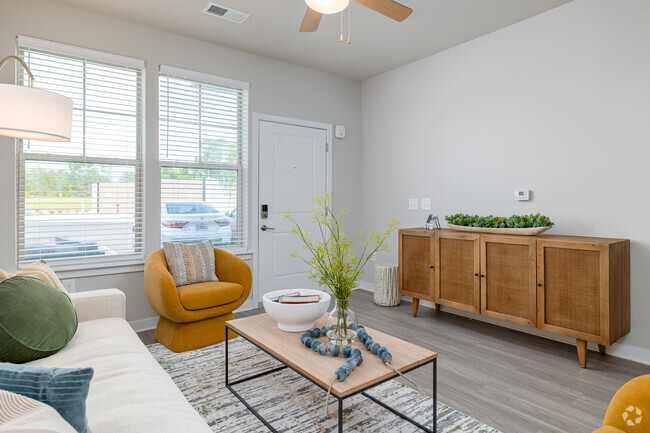 2BR, 2BA - 992SF - Living Room - Authentix LaGrange