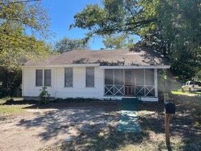 Building Photo - 1709 24th Ave