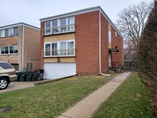 Building Photo - 3821 W Morse Ave