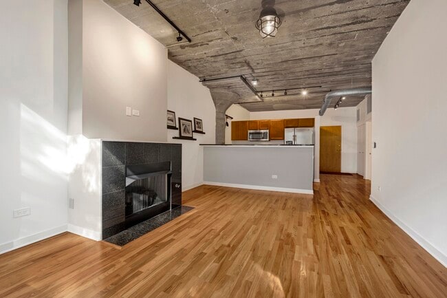 Foto del edificio - 1151 W 14th Pl