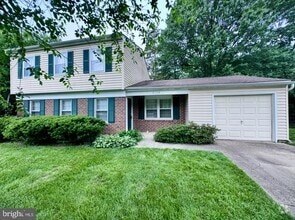 Building Photo - 2108 Duchy Ct