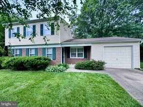 Building Photo - 2108 Duchy Ct