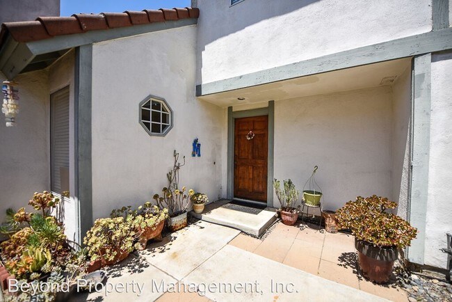 Building Photo - 3 br, 2.5 bath House - 1939 Elm Ridge Dr