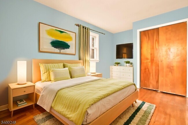 Foto del edificio - 726 Gates Terrace