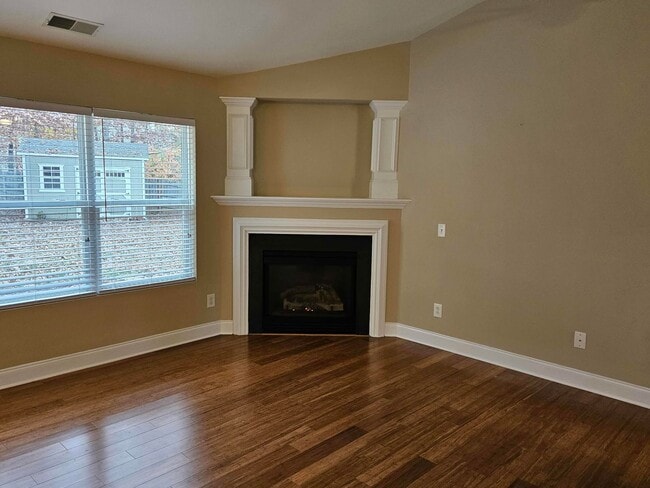 Building Photo - Troutman Area - 3 BR / 2 BA + Bonus Room &...