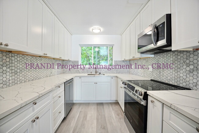 Building Photo - Quality 2Br Condo in Ideal Corte Madera Lo...