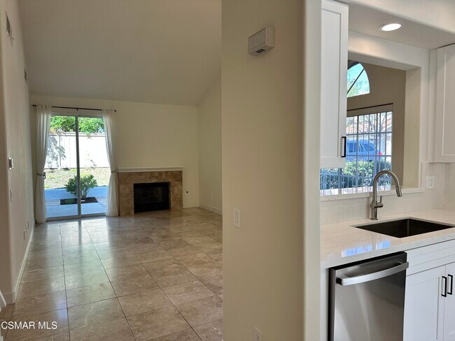 Building Photo - 4895 Martona Dr