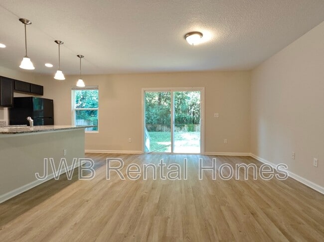 Building Photo - 2062 Wright Ave