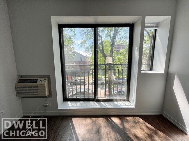 Building Photo - 5411 N Winthrop Ave