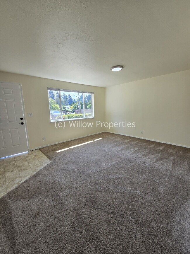 Foto del edificio - "Charming 1-Bedroom Duplex in Lakewood – C...