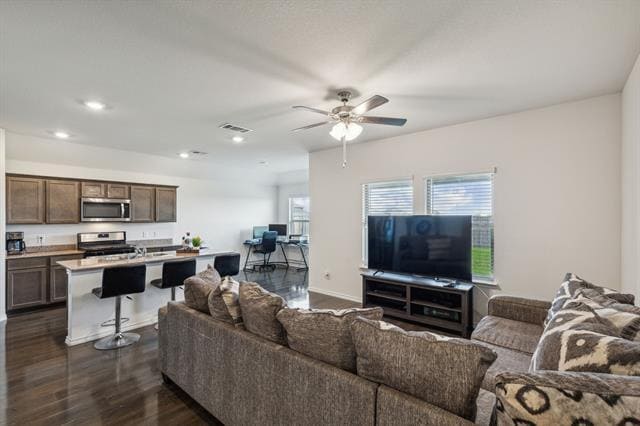 Foto del edificio - 909 Emerald Gate Dr