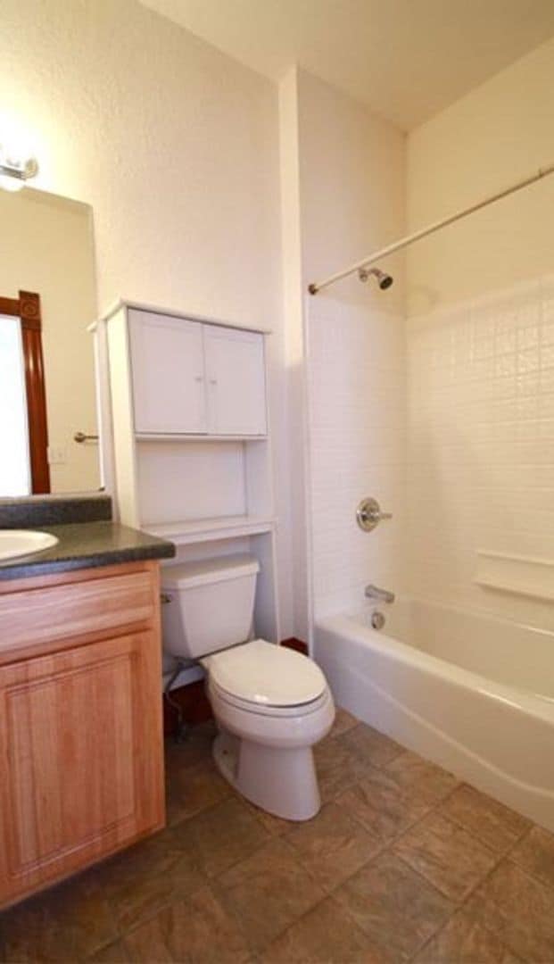 Foto del edificio - 2110 Grove Cir W