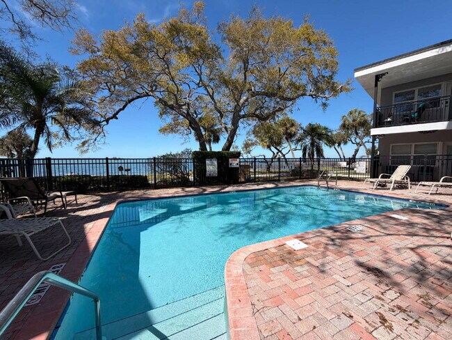 Foto del edificio - "Charming 1-Bedroom Condo Retreat in Dunedin's Heart - Cozy, Convenient & Inviting!"