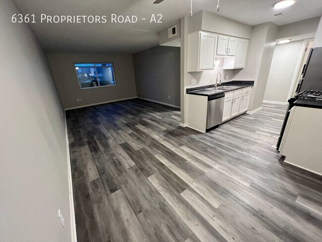 Building Photo - Worthington- Two Bedroom Garden Apartment
