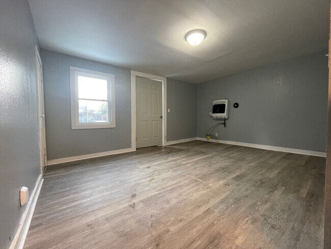 Building Photo - 54 Groton Ave