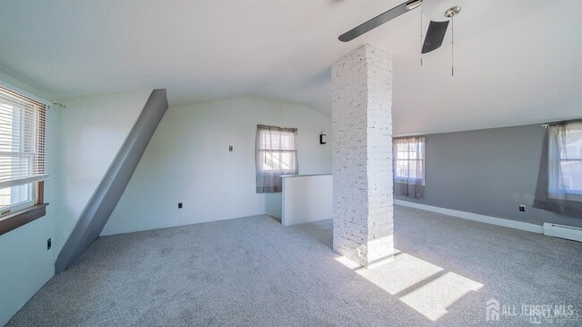 Building Photo - 214 Seaview Ave