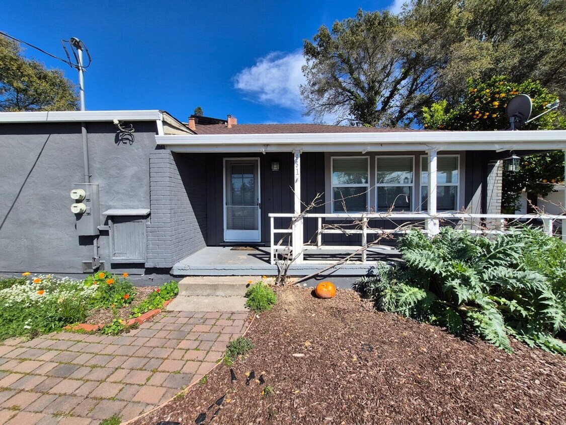 Foto del edificio - 951 Danbeck Ave