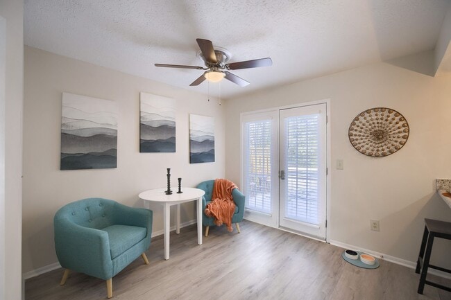 Foto del edificio - Stratford Chase Townhomes