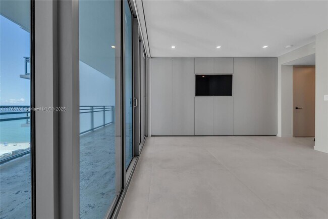 Foto del edificio - 3535 S Ocean Dr
