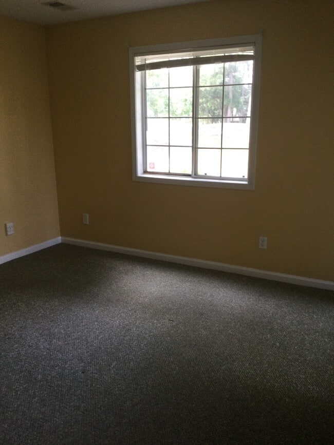 Bedroom - 4430 Eastport Blvd