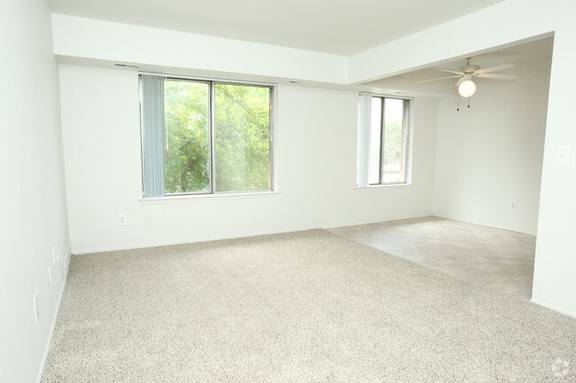 Building Photo - Fox Lane Apartments