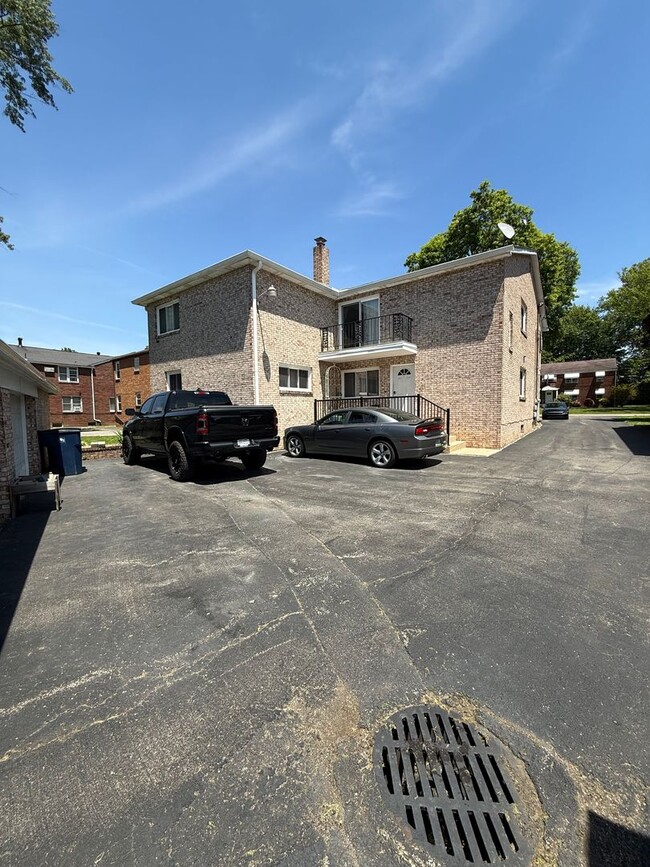 Building Photo - 5240-5242-5242 Old Oxford Ln