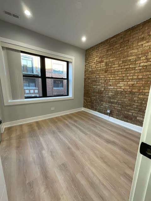 Foto del edificio - 1554 W Juneway Terrace