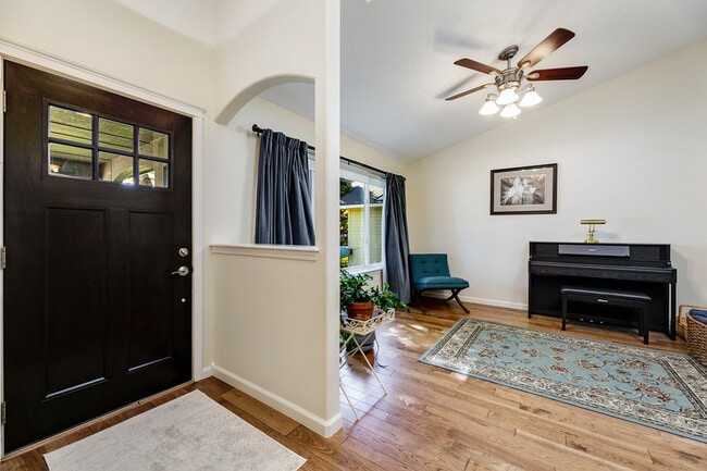 Building Photo - 4151 N Clearbrook Pl