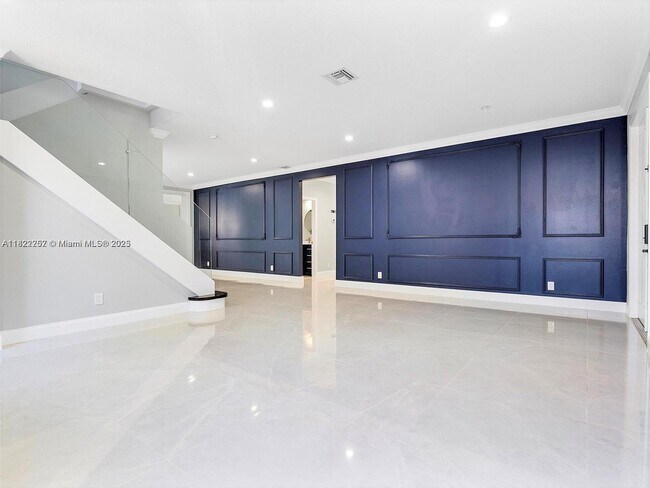 Building Photo - 1175 Peregrine Way