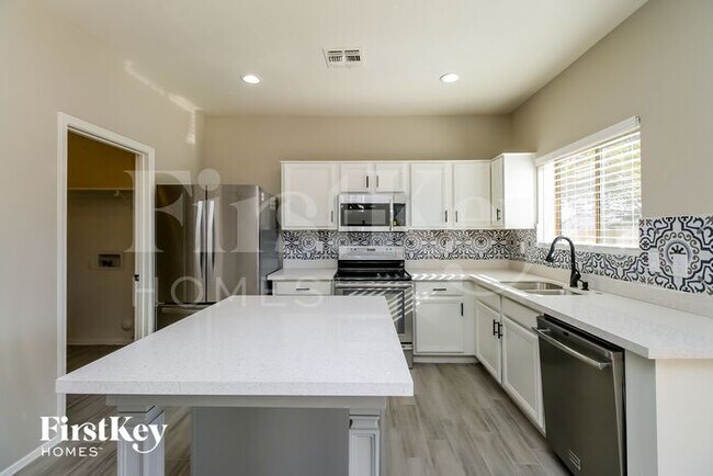 Building Photo - 763 E Horizon Heights Dr