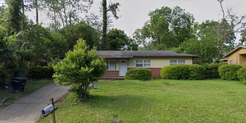 Primary Photo - 305 Kux Ave